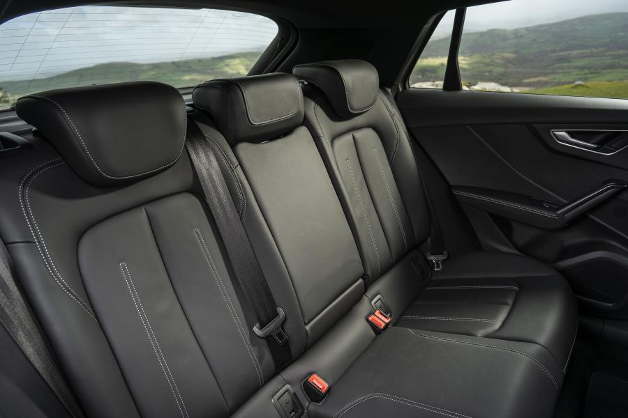 Интерьер Audi SQ2 2019 года  (UK) (фото 32 из 41)